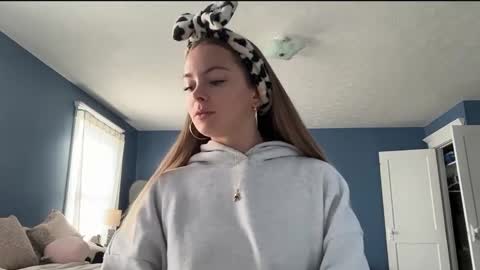 Snapshot of andreaelizabethxo chatting on 17, 10, 2025 Andrea Elizabeth online show from 17, 10, 2025