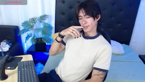 Snapshot of andreey50 chatting on 19, 11, 2025 Andrey online show from 19, 11, 2025