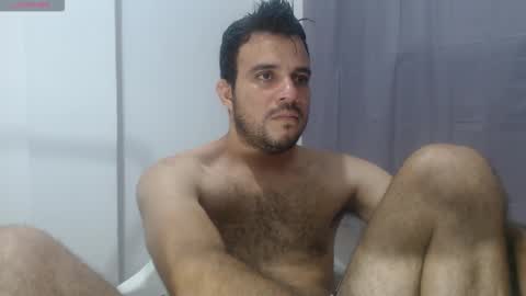 Snapshot of andres_blanco_ chatting on 8, 11, 2025 i am Andres online show from 8, 11, 2025