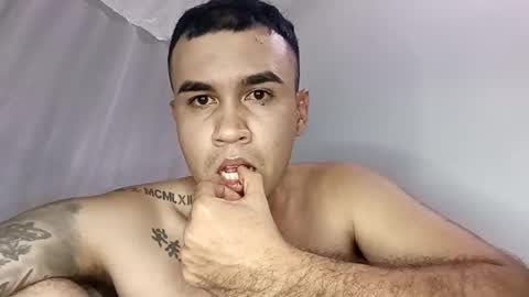 Snapshot of andreshot199604 chatting on 16, 11, 2025 Andrs holguin online show from 16, 11, 2025