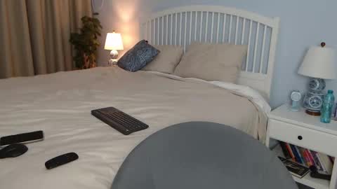 Justin Andrew online show from 23, 11, 2025