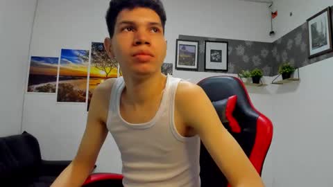 Snapshot of andrew_2811 chatting on 22, 10, 2025 andrew_2811 online show from 22, 10, 2025