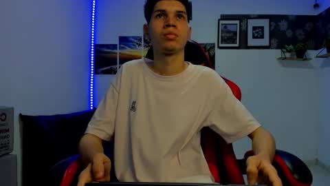 Snapshot of andrew_2811 chatting on 25, 10, 2025 andrew_2811 online show from 25, 10, 2025