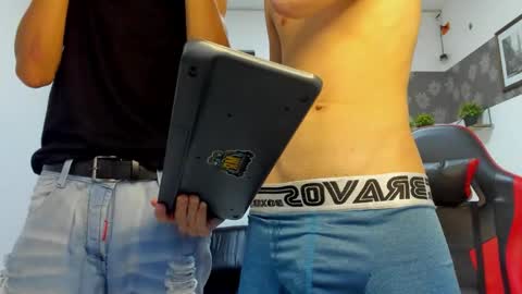 Snapshot of andrew_2811 chatting on 22, 11, 2025 andrew_2811 online show from 22, 11, 2025