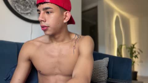 Snapshot of andrew_twink18 chatting on 22, 2, 2026 Andrew M. online show from 22, 2, 2026