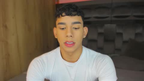 Snapshot of andrew_twink18 chatting on 26, 2, 2026 Andrew M. online show from 26, 2, 2026