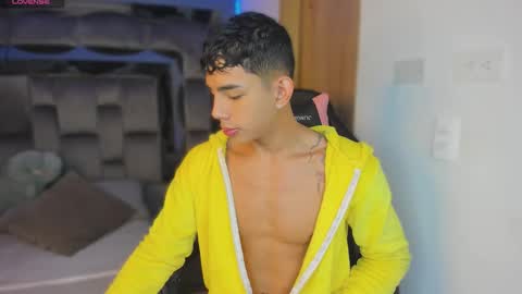 Snapshot of andrew_twink18 chatting on 27, 2, 2026 Andrew M. online show from 27, 2, 2026