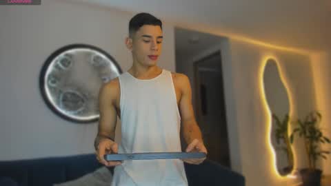 Snapshot of andrew_twink18 chatting on 1, 3, 2026 Andrew M. online show from 1, 3, 2026