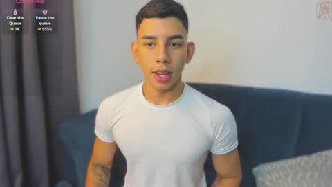 Snapshot of andrew_twink18 chatting on 27, 3, 2026 Andrew M. online show from 27, 3, 2026