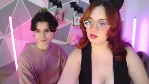 Snapshot of andrewanndcherry chatting on 21, 10, 2025 Andrew and Cherry online show from 21, 10, 2025