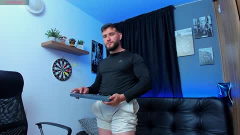 Snapshot of andrewdiaz_ chatting on 5, 2, 2025 Andrew Diaz online show from 5, 2, 2025