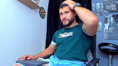 Snapshot of andrewdiaz_ chatting on 20, 10, 2025 Andrew Diaz online show from 20, 10, 2025