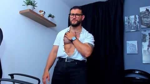 Snapshot of andrewdiaz_ chatting on 31, 10, 2025 Andrew Diaz online show from 31, 10, 2025