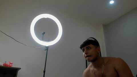 Snapshot of andrewlamar77 chatting on 23, 1, 2025 Andrewlamar21 online show from 23, 1, 2025