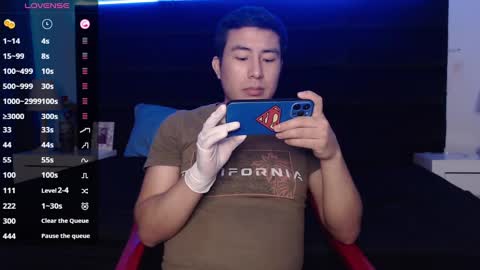 Snapshot of andrewmhilton_ chatting on 12, 1, 2025 andrewmhilton_ online show from 12, 1, 2025