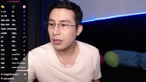 Snapshot of andrewmhilton_ chatting on 11, 2, 2025 andrewmhilton_ online show from 11, 2, 2025