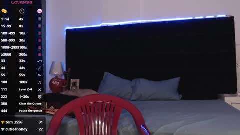 Snapshot of andrewmhilton_ chatting on 1, 3, 2025 andrewmhilton_ online show from 1, 3, 2025