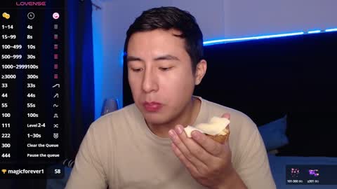 Snapshot of andrewmhilton_ chatting on 2, 3, 2025 andrewmhilton_ online show from 2, 3, 2025