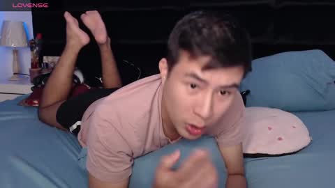 Snapshot of andrewmhilton_ chatting on 8, 3, 2025 andrewmhilton_ online show from 8, 3, 2025