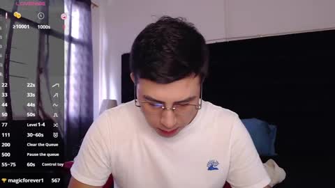 Snapshot of andrewmhilton_ chatting on 9, 3, 2025 andrewmhilton_ online show from 9, 3, 2025