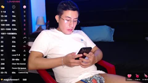 Snapshot of andrewmhilton_ chatting on 9, 3, 2025 andrewmhilton_ online show from 9, 3, 2025