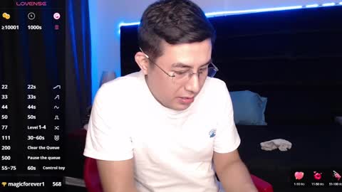 Snapshot of andrewmhilton_ chatting on 10, 3, 2025 andrewmhilton_ online show from 10, 3, 2025