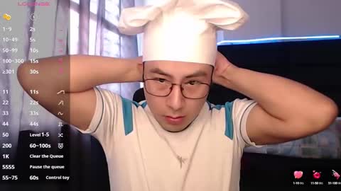 Snapshot of andrewmhilton_ chatting on 23, 9, 2025 andrewmhilton_ online show from 23, 9, 2025