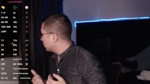 Snapshot of andrewmhilton_ chatting on 13, 10, 2025 andrewmhilton_ online show from 13, 10, 2025