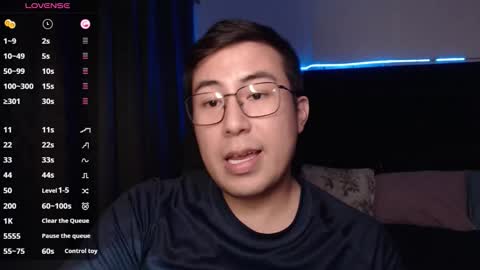 Snapshot of andrewmhilton_ chatting on 6, 11, 2025 andrewmhilton_ online show from 6, 11, 2025