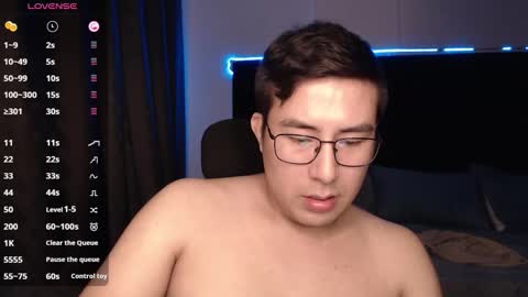 Snapshot of andrewmhilton_ chatting on 11, 11, 2025 andrewmhilton_ online show from 11, 11, 2025