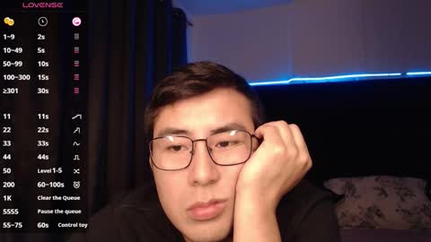 Snapshot of andrewmhilton_ chatting on 19, 11, 2025 andrewmhilton_ online show from 19, 11, 2025