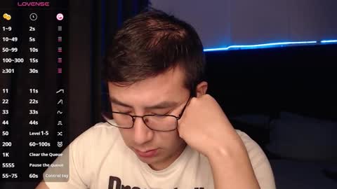 Snapshot of andrewmhilton_ chatting on 22, 11, 2025 andrewmhilton_ online show from 22, 11, 2025