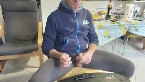 Snapshot of androx77 chatting on 16, 11, 2025 androx77 online show from 16, 11, 2025