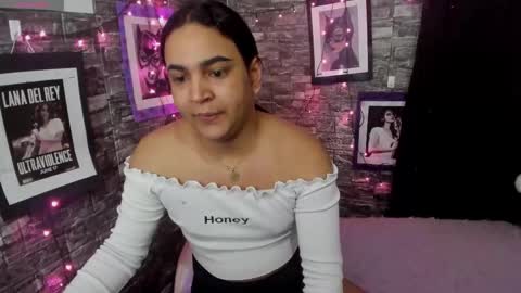 Snapshot of andrys_hot chatting on 4, 3, 2026 Andrys online show from 4, 3, 2026