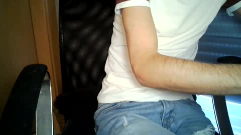 Snapshot of andy_24j chatting on 10, 9, 2025 andy_24j online show from 10, 9, 2025