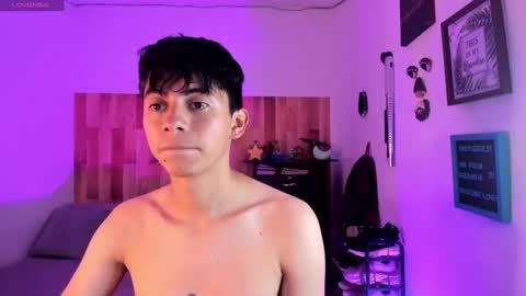 andy_guez_11 online show from 4, 12, 2024