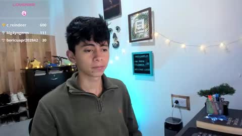 andy_guez_11 online show from 19, 12, 2024