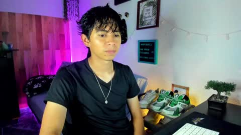 andy_guez_11 online show from 3, 2, 2025