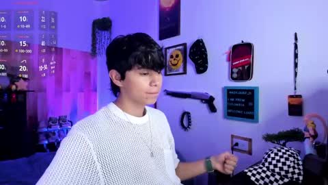 andy_guez_11 online show from 21, 2, 2025