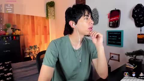 andy_guez_11 online show from 26, 2, 2025