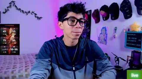 Snapshot of andy_guez_11 chatting on 8, 11, 2025 andy_guez_11 online show from 8, 11, 2025