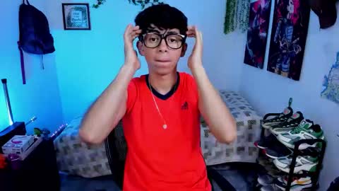 Snapshot of andy_guez_11 chatting on 18, 11, 2025 andy_guez_11 online show from 18, 11, 2025