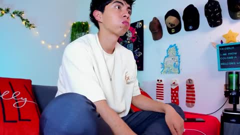 Snapshot of andy_guez_11 chatting on 29, 11, 2025 andy_guez_11 online show from 29, 11, 2025