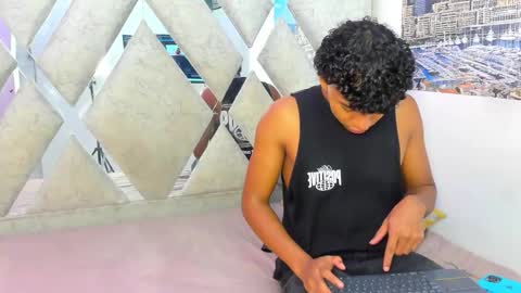 andy_jones7 online show from 18, 9, 2025
