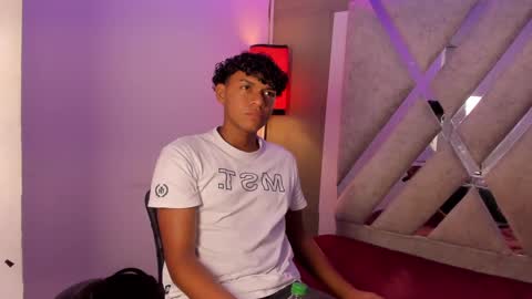 andy_jones7 online show from 29, 9, 2025