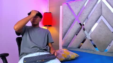andy_jones7 online show from 2, 10, 2025