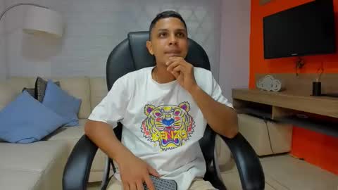 Snapshot of andy_stars_ chatting on 20, 10, 2025 andy online show from 20, 10, 2025