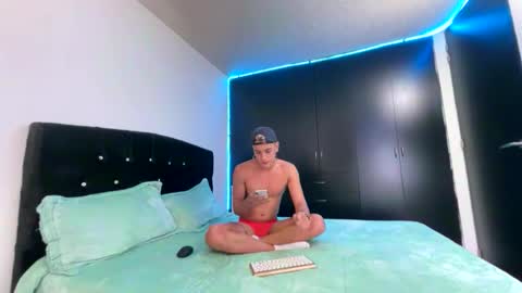 Its Andy Bitch online show from 18, 3, 2026