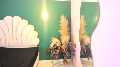 ANEE SAVAL online show from 14, 1, 2025