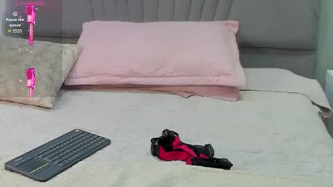 Snapshot of angel_adamx chatting on 11, 11, 2025 Angel online show from 11, 11, 2025